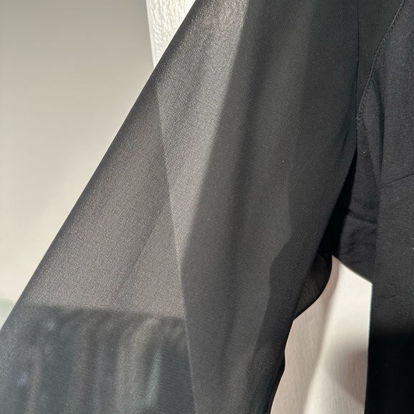 EXPRESS black button down, sheer sleeves, essential stretch. Size M - Picture 2 of 2